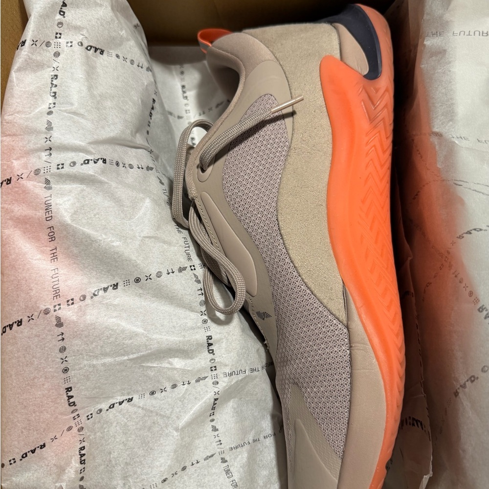 RAD One V-2 trainers men’s 13 like new